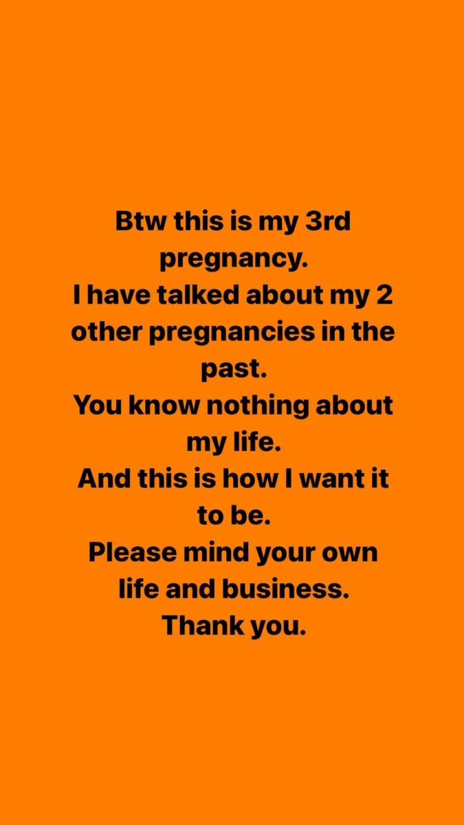 Η ανάρτηση της Τζούλιας Αλεξανδράτου «Αυτή είναι η τρίτη φορά που μένω έγκυος. Έχω μιλήσει στο παρελθόν για τις δύο προηγούμενες εγκυμοσύνες μου. Δεν ξέρετε τίποτα για τη ζωή μου και αυτό θέλω να συνεχίσει να συμβαίνει. Παρακαλώ ασχοληθείτε με τη ζωή και τη δουλειά σας. Ευχαριστώ».