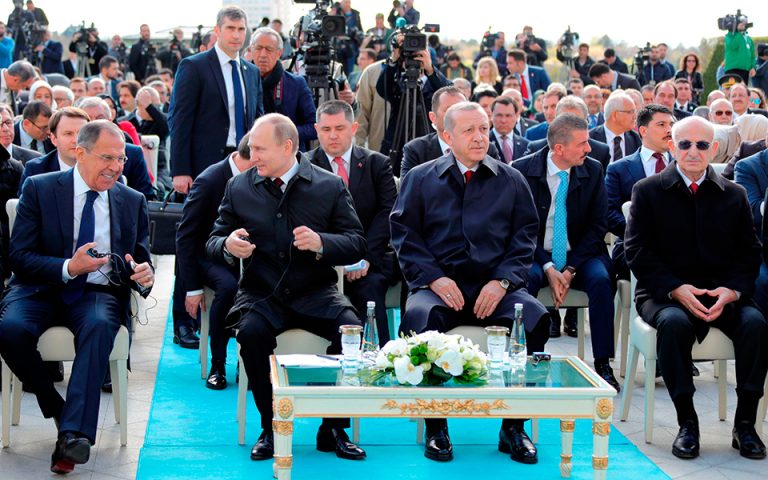 H Ρωσία χρηματοδοτεί με δισεκατομμύρια δολάρια στην Τουρκία την κατασκευή του πυρηνικού της εργοστασίου