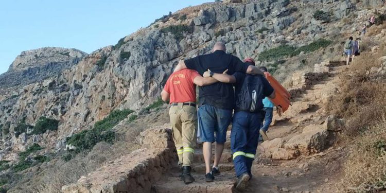 Τουρίστας ένιωσε αδιαθεσία σε μονοπάτι της Κρήτης – Επιχείρηση διάσωσης της πυροσβεστικής