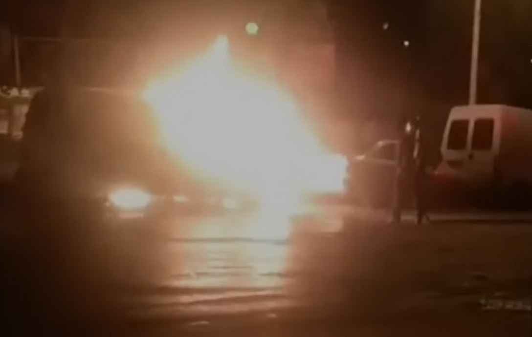 Μπαράζ εμπρηστικών επιθέσεων στην Αττική – Στις φλόγες τρία αυτοκίνητα