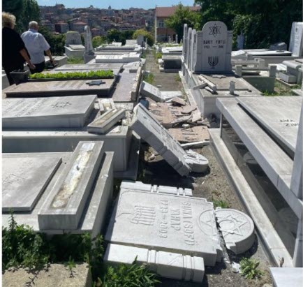 Πέντε παιδιά συνελήφθησαν για τη βεβήλωση του εβραϊκού νεκροταφείου της Κωνσταντινούπολης