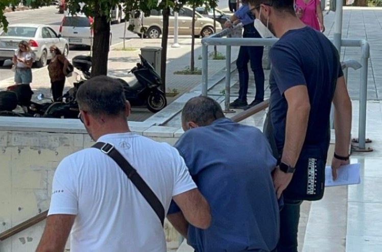 Θεσσαλονίκη: Φρίκη - Αντιμέτωπος και με την πράξη του βιασμού της ηλικιωμένης μητέρας του ο 59χρονος μητροκτόνος