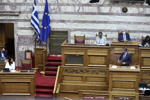 Βουλή: Υπερψηφίστηκε το νομοσχέδιο για τα πανεπιστήμια