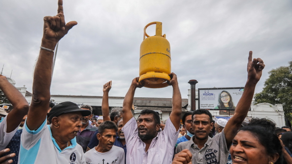 Σρι Λάνκα: Κατάληψη σε προεδρική και πρωθυπουργική κατοικία