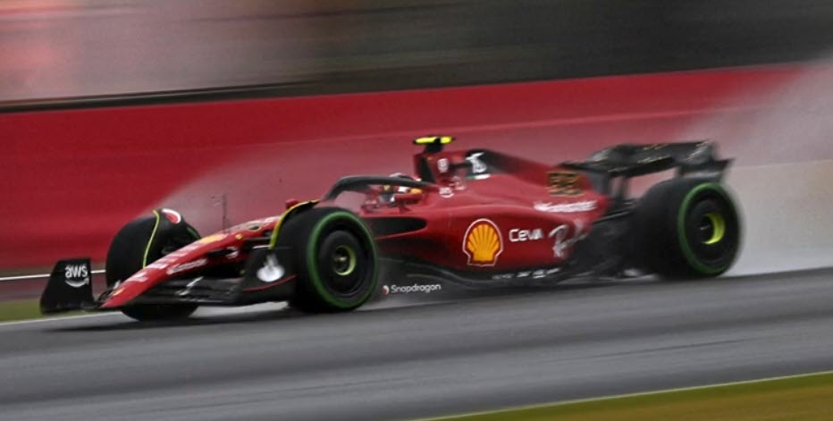 F1 - GP Μεγάλης Βρετανίας: Ο Κάρλος Σάινθ πήρε την πρώτη του pole position στο βροχερό Σίλβερστοουν