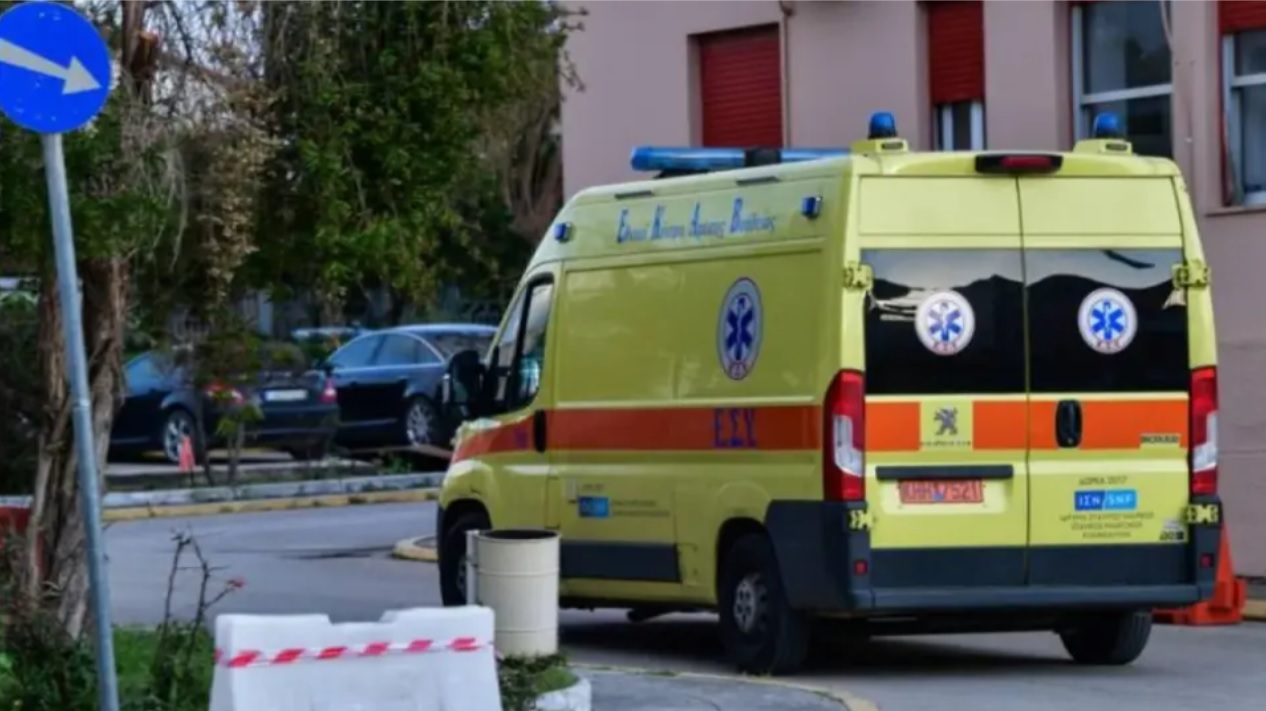 Θεσσαλονίκη: Αυτοκίνητο έπεσε πάνω σε στάση του ΟΑΣΘ - Τρεις τραυματίες