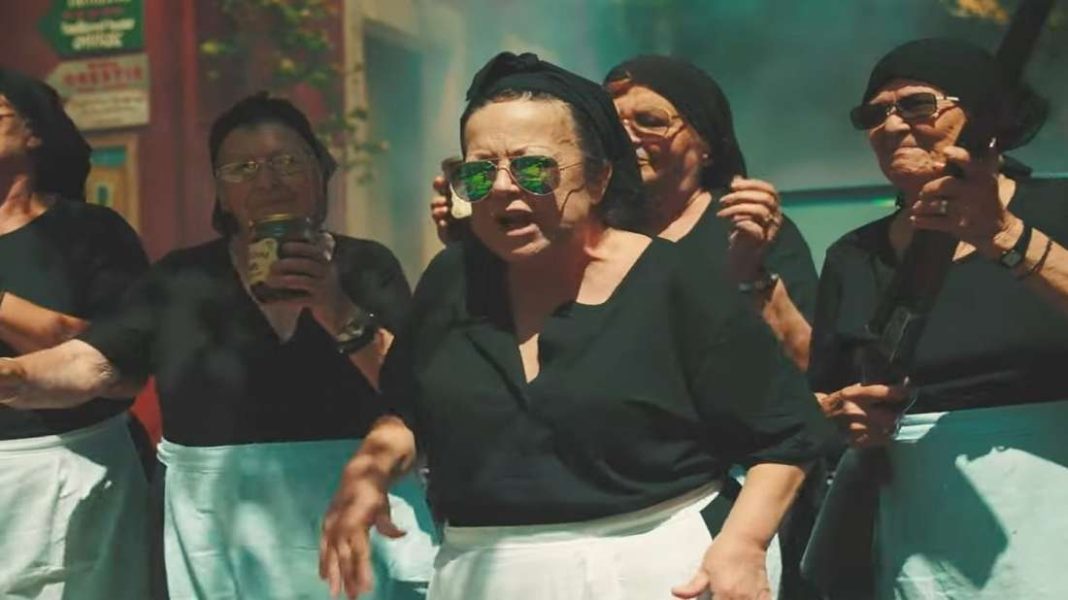 Οι γιαγιάδες από την Κρήτη επέστρεψαν με το Γλυκό Μελιτζάνα και... προκαλούν Light και Snik - Το βίντεο που έγινε viral