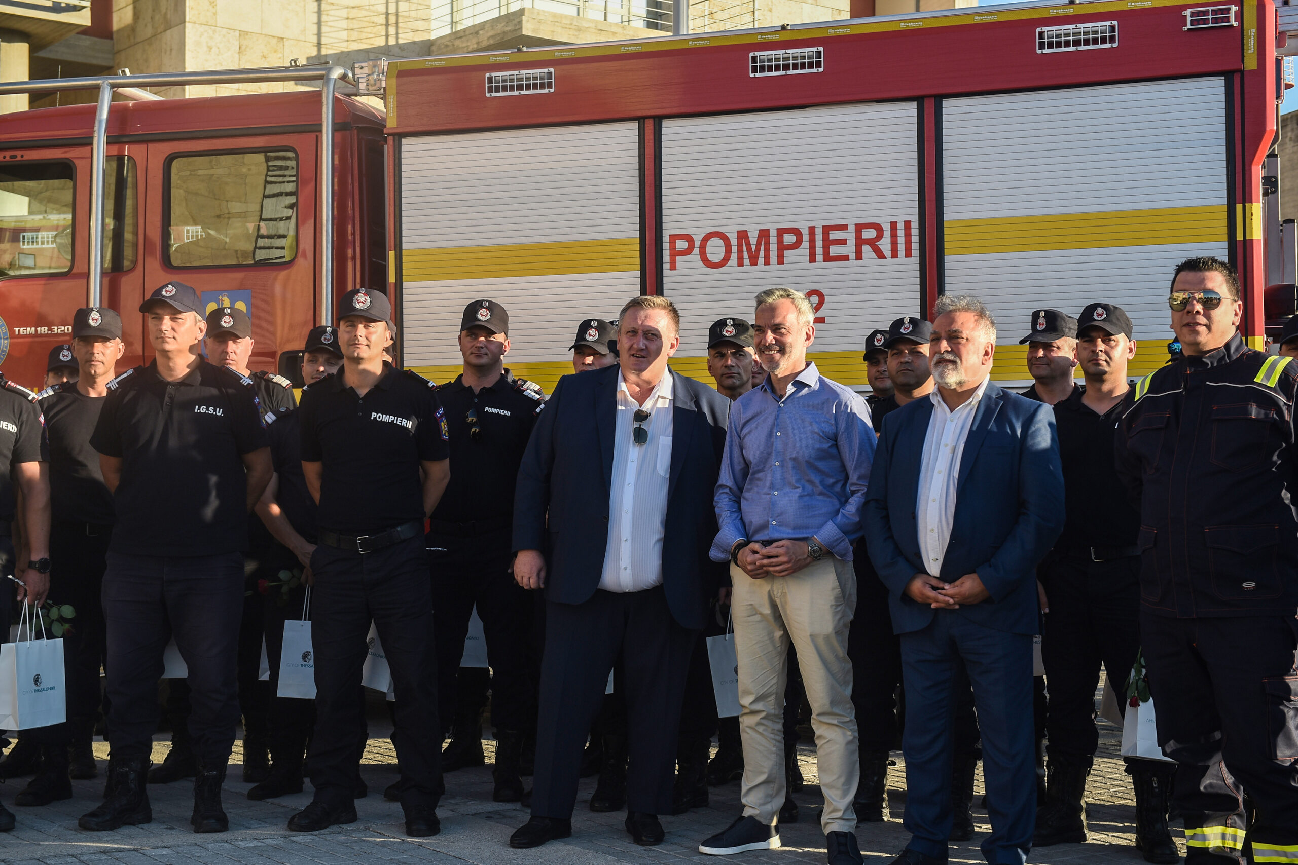 Θεσσαλονίκη: 29 Ρουμάνους πυροσβέστες υποδέχθηκε ο Κ. Ζέρβας στο δημαρχείο