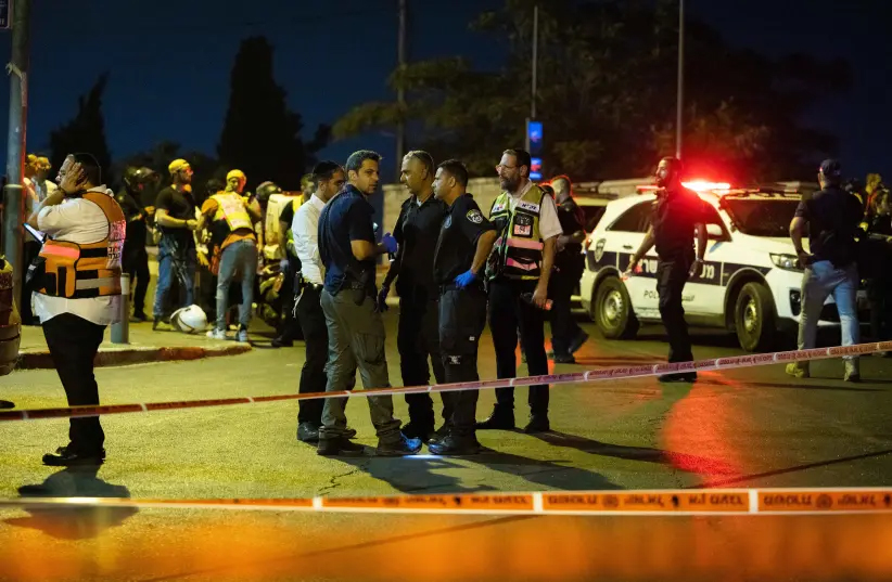 Ιερουσαλήμ: Eπίθεση εναντίον λεωφορείου με πυροβόλο – Ο ύποπτος τράπηκε φυγή