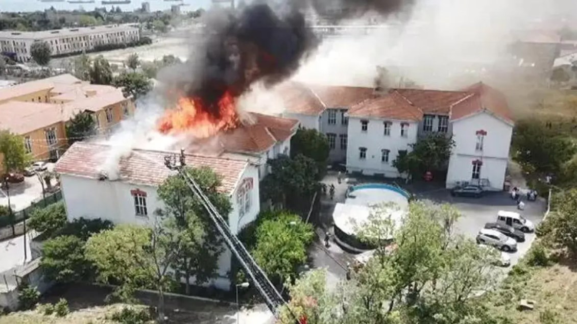 Φωτιά τώρα στο ελληνικό νοσοκομείο στην Κωνσταντινούπολη