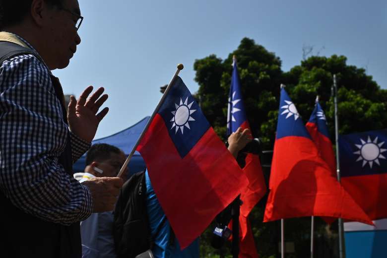 Κίνα: Ο στρατός μας «δεν θα μείνει με σταυρωμένα τα χέρια» αν η Πελόζι επισκεφθεί την Ταϊβάν