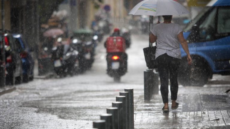 Καιρός: Βροχές και καταιγίδες το Σάββατο σε όλη τη χώρα