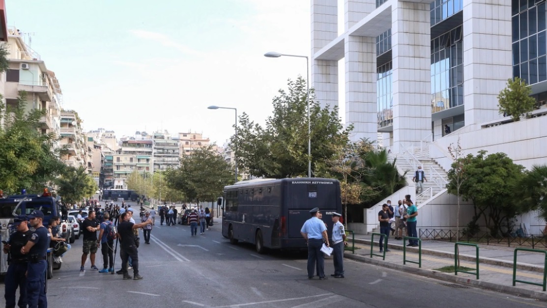 Εφετείο Αθηνών: Άγνωστος εισέβαλε με το αυτοκίνητό του στο πάρκινγκ – Υποστήριξε ότι έφερε εκρηκτικά