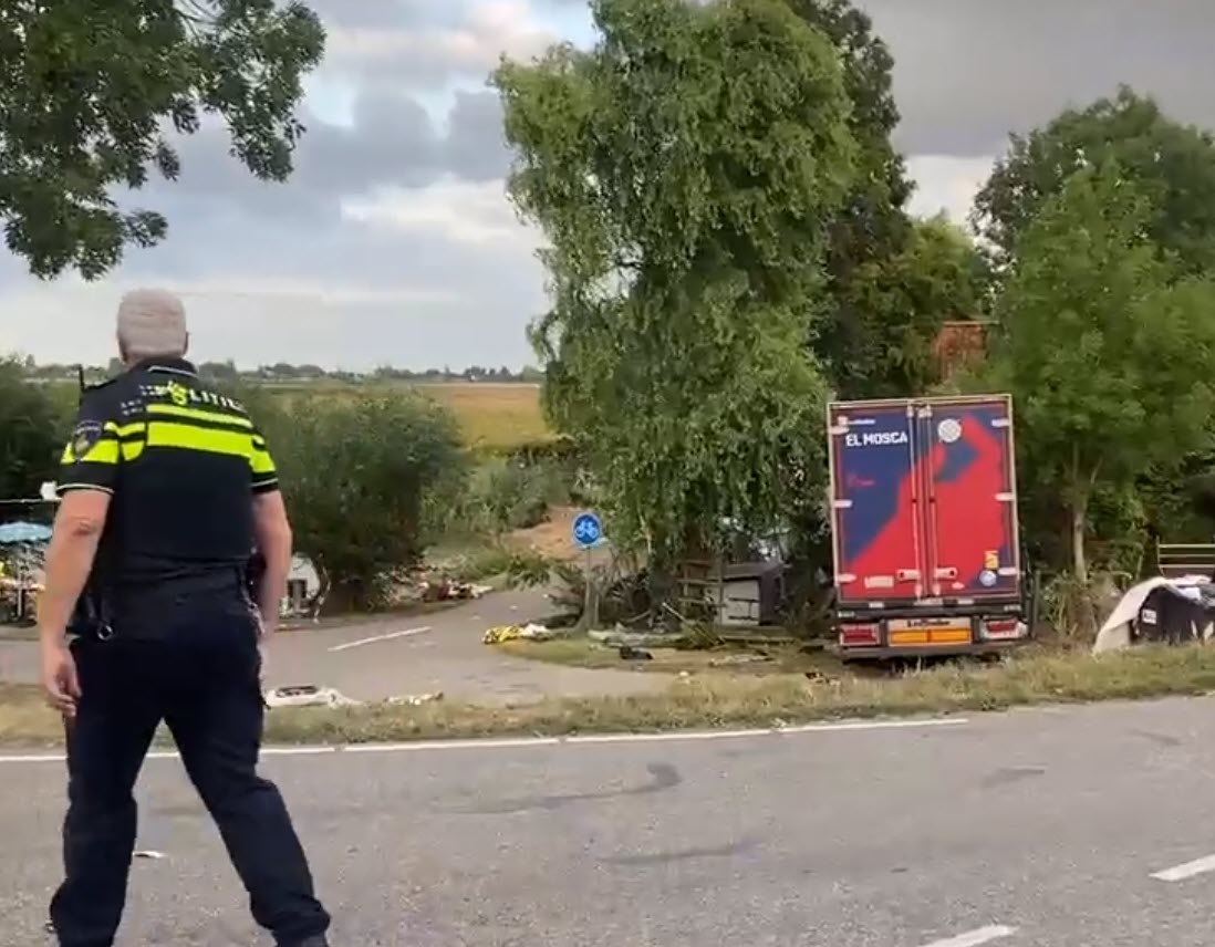 Ολλανδία: Φορτηγό παρέσυρε ανθρώπους που συμμετείχαν σε ένα υπαίθριο πάρτι - Πληροφορίες για νεκρούς και τραυματίες