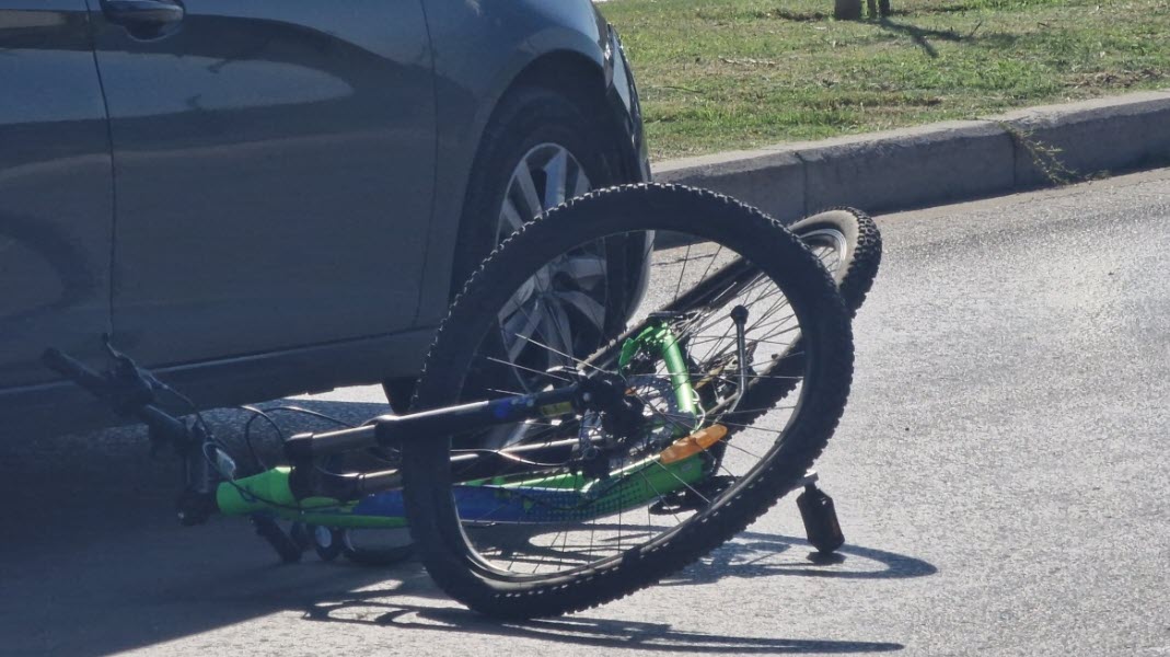 Θεσσαλονίκη: Υπέκυψε ο 16χρονος που είχε παρασυρθεί με το ποδήλατό του - Δώρισαν τα όργανα του οι γονείς του