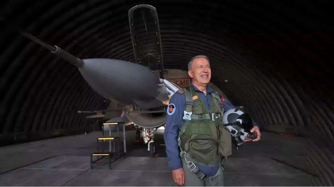 Νέα πρόκληση από τον Ακάρ: «Πέταξε» με F-16 πάνω από το βόρειο Αιγαίο