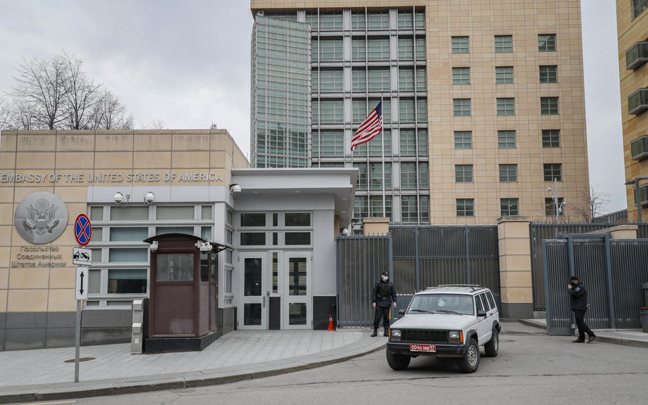 Η Αμερικανική πρεσβεία καλεί τους Αμερικανούς πολίτες να αναχωρήσουν αμέσως από τη Ρωσία
