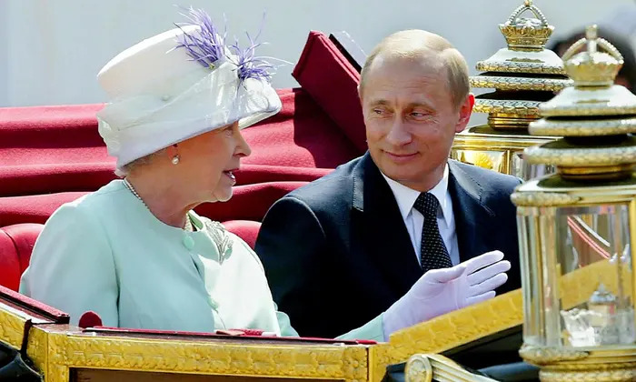 Το μήνυμα του Β. Πούτιν στον βασιλιά Κάρολο: "Ανεπανόρθωτη" η απώλεια της Ελισάβετ"
