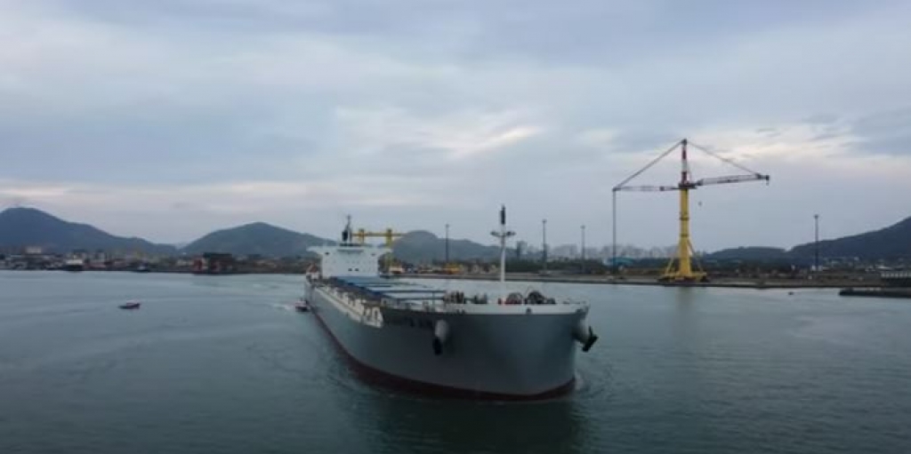 Bloomberg: Πλοίο ελληνικών συμφερόντων μετέφερε άνθρακα από τη Ρωσία στην Τουρκία μετά τις κυρώσεις