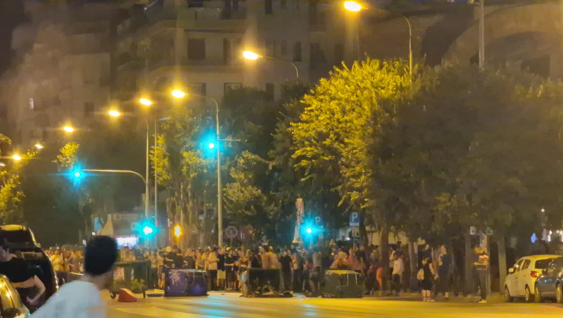 Θεσσαλονίκη: Νέος γύρος επεισοδίων και χημικά στο ΑΠΘ (βίντεο -φωτό)