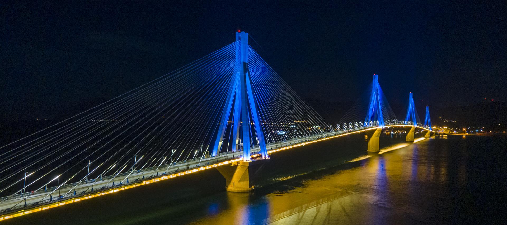 Γιατί φωταγωγείται απόψε η Γέφυρα Ρίου – Αντιρρίου