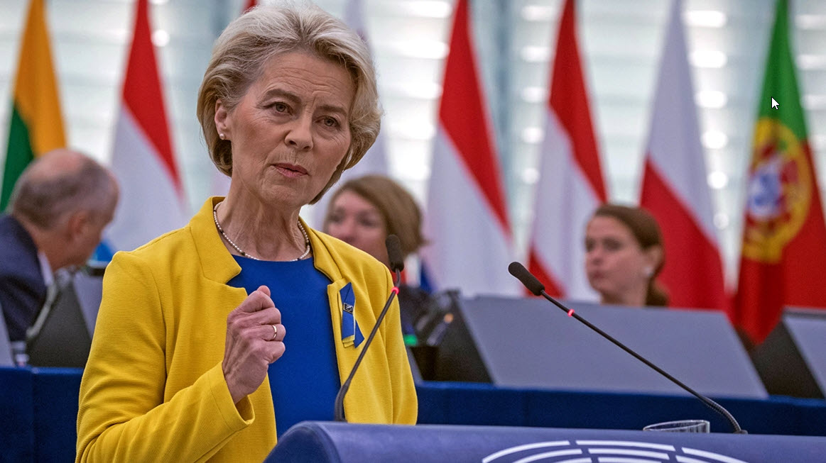 ΕΕ: Ούρσουλα φον ντερ Λάιεν: Βρισκόμαστε στο πλευρό της Ουκρανίας χωρίς 'ίσως' και 'αλλά'