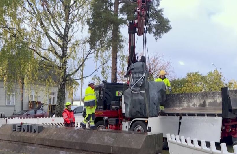 Φινλανδία - Κότκα: Απομακρύνθηκε το τελευταίο άγαλμα του Λένιν στη χώρα λόγω της ρωσικής εισβολής στην Ουκρανία