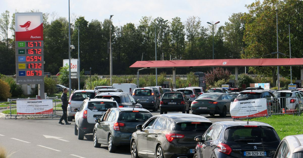 Ταξιδεύουν από τη Γαλλία στο Βέλγιο για να βάλουν βενζίνη