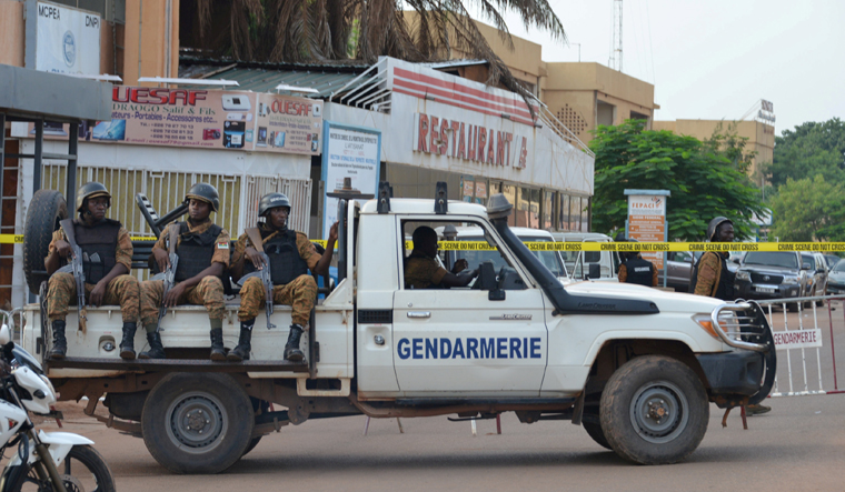 Επίθεση τζιχαντιστών στην Μπουρκίνα Φάσο: Δέκα στρατιώτες νεκροί και 50 τραυματίες