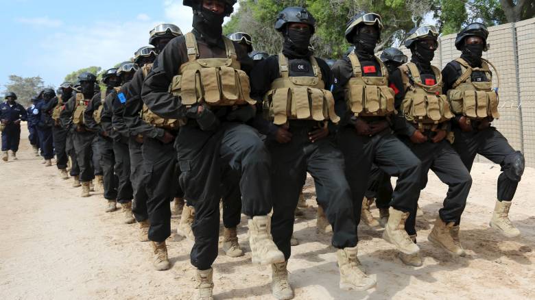 Σομαλία: Τουλάχιστον 100 νεκροί από βομβιστικές επίθεσεις με παγιδευμένα αυτοκίνητα