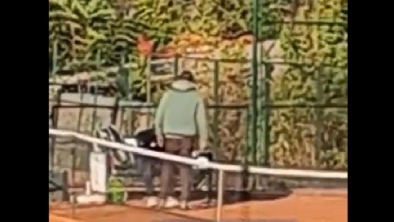 Αδιανόητες εικόνες στο Βελιγράδι: Πατέρας - προπονητής τένις ξυλοκόπησε την 14χρονη κόρη του στην προπόνηση!