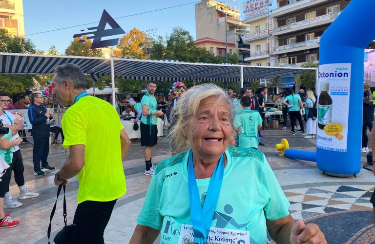 Αγρίνιο: Εντυπωσιακή συμμετοχή 90χρονης στον Λαϊκό Αγώνα Δρόμου (φωτό)