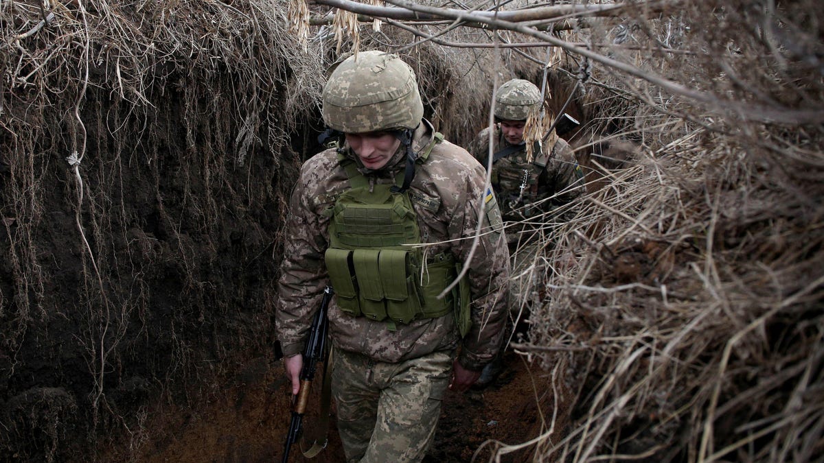 H ομάδα Wagner εκπαιδεύει ομάδες πολιτοφυλακής στα σύνορα με την Ουκρανία και στήνει οχυρά