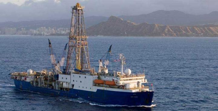Αμερικανικό ερευνητικό πλοίο ξεκινά τον Δεκέμβριο γεωτρήσεις γύρω από το ηφαίστειο της Σαντορίνης