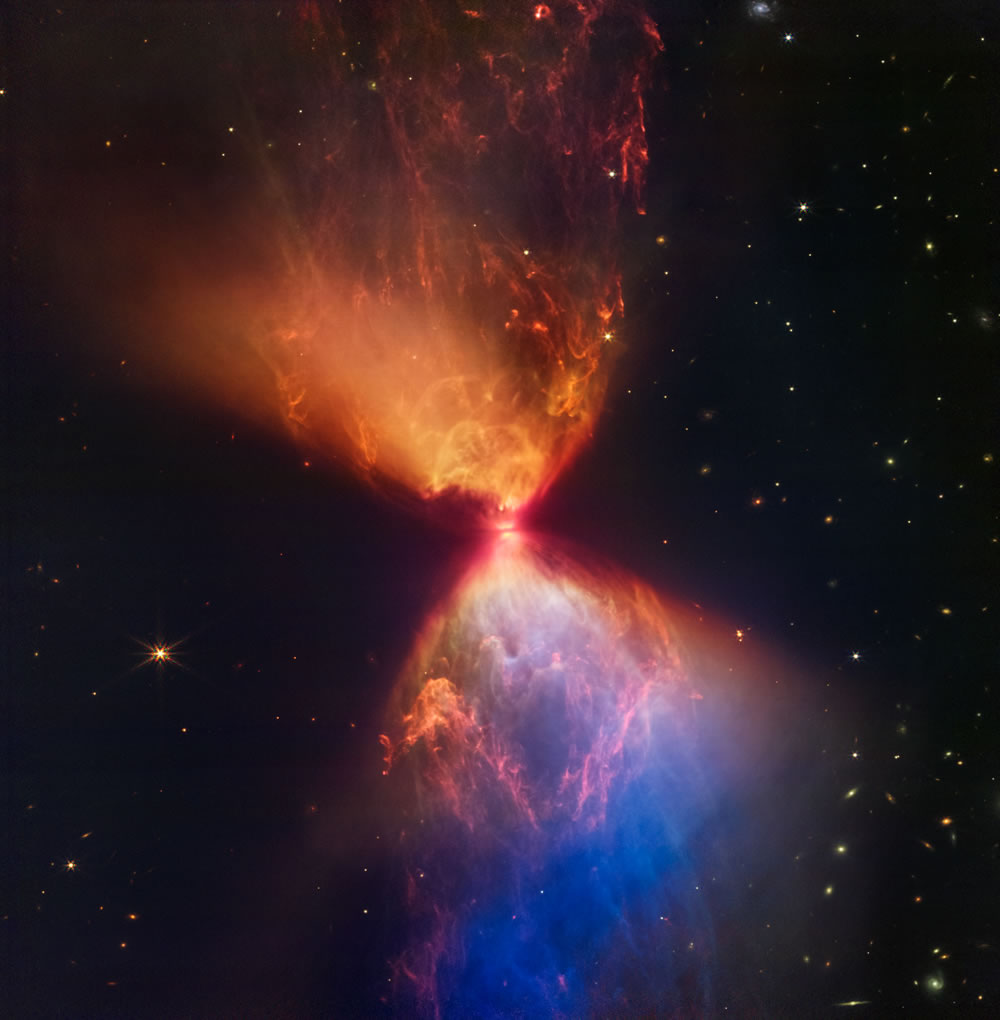 ΗΠΑ: Το διαστημικό τηλεσκόπιο James Webb απαθανάτισε ένα νέφος σε σχήμα κλεψύδρας κατά τον σχηματισμό ενός νέου άστρου