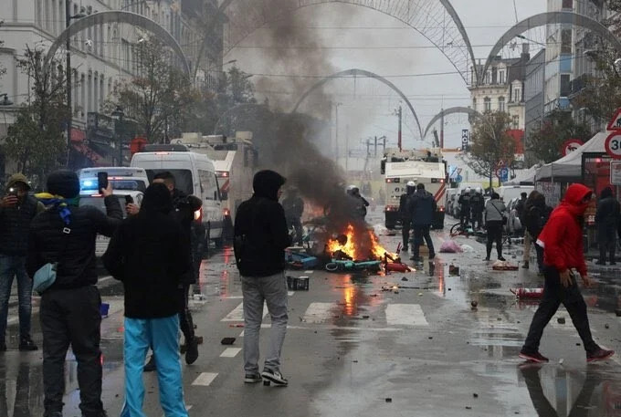 Πεδίο «μαχών» οι δρόμοι των Βρυξελλών μετά το Βέλγιο vs Μαρόκο