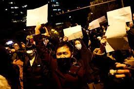 Κίνα: Ελβετός δημοσιογράφος περικυκλώθηκε από κινέζους αστυνομικούς την ώρα που βρισκόταν σε απευθείας σύνδεση
