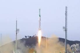 Το Ιράν ανακοίνωσε ότι κατασκεύασε έναν βαλλιστικό, υπερηχητικό πύραυλο