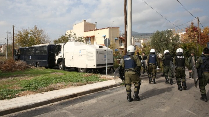 Δυτική Αττική: Έξι συλλήψεις, 15 προσαγωγές και 8 έρευνες σε σπίτια από μεγάλη αστυνομική επιχείρηση