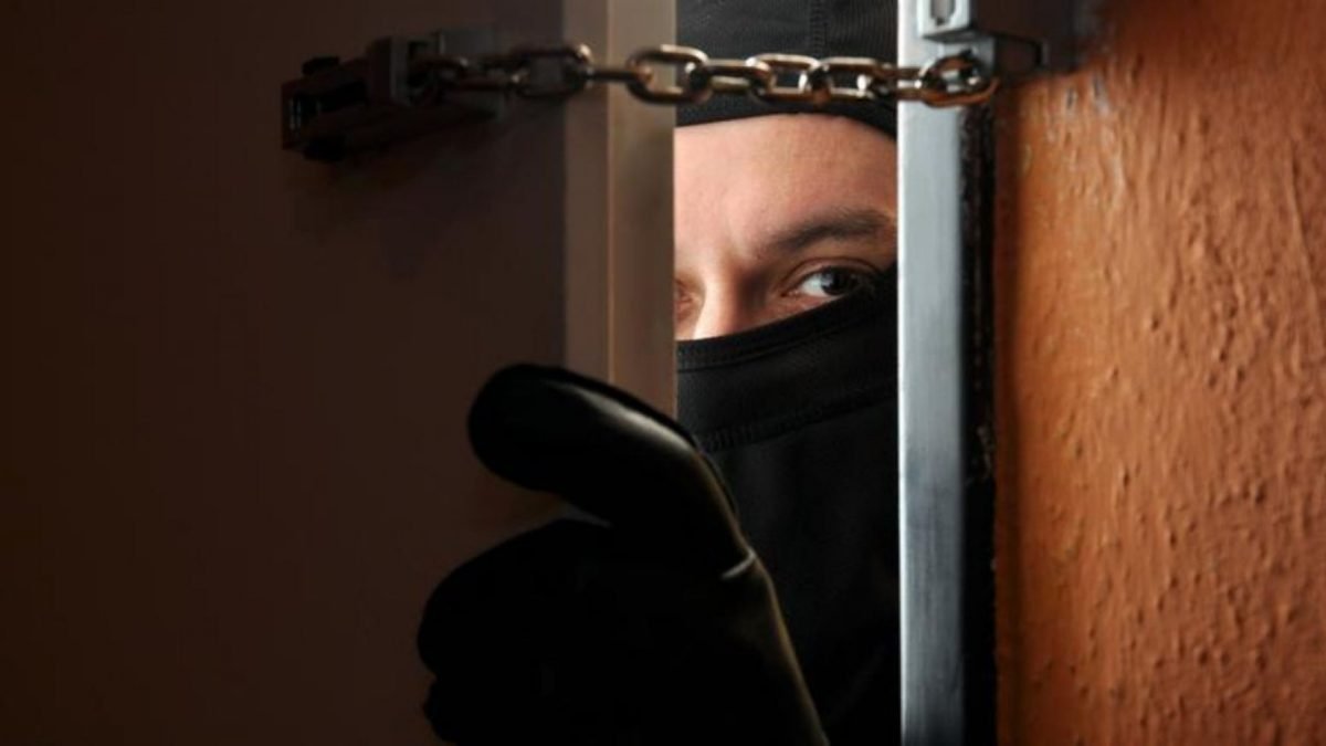 Ταυτοποιήθηκε 24χρονος για κλοπή 200.000 € από οικία στη Χίο
