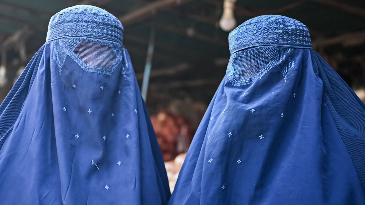 Οι Ταλιμπάν απαγορεύουν την πανεπιστημιακή εκπαίδευση στις γυναίκες του Αφγανιστάν