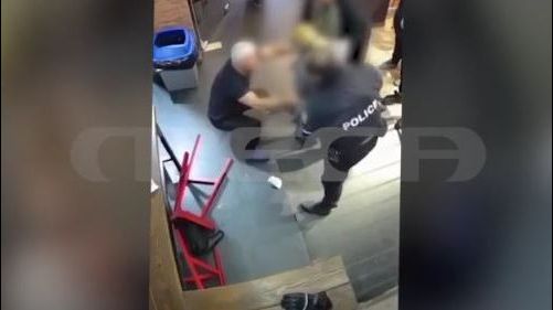 Κοζάνη: Βίντεο ντοκουμέντο από τον παραλίγο πνιγμό γυναίκας ενώ έτρωγε σουβλάκι - Πως την έσωσε ο αστυνομικός