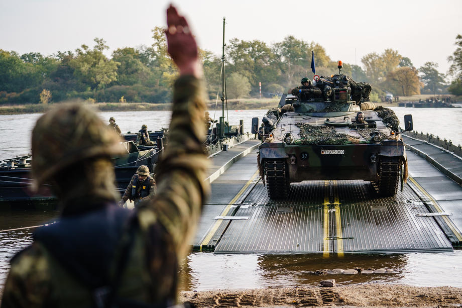 Ουκρανία: Αιφνιδιαστικά στο Κίεβο ο Γερμανός Υπουργός Άμυνας φέρνοντας κι άλλα Leopard