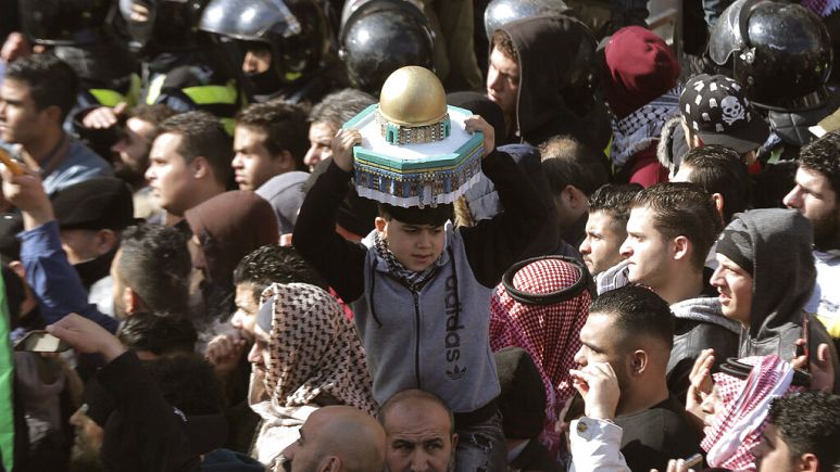 Ιορδανία: Καθιστική διαμαρτυρία έξω από τεμένη στη Μάαν και το Αμάν