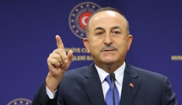 Tσαβούσογλου: «Εσκεμμένο το κλείσιμο δυτικών προξενείων στην Κωνσταντινούπολη»