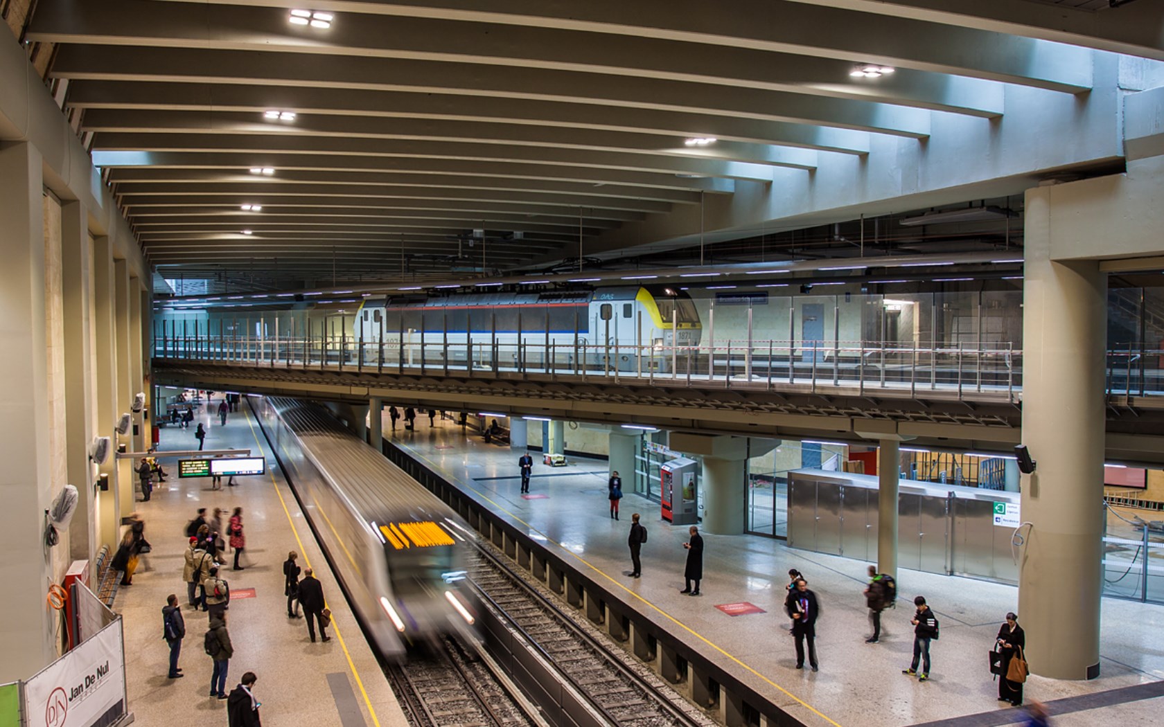 Βρυξέλλες: Επίθεση με μαχαίρι σε σταθμό του μετρό- 3 τραυματίες