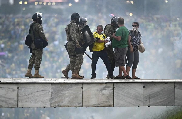 Βραζιλία: Επιχείρηση «σκούπα» των αρχών με 1200 συλλήψεις, μετά τις επιθέσεις Μπολσοναριστών