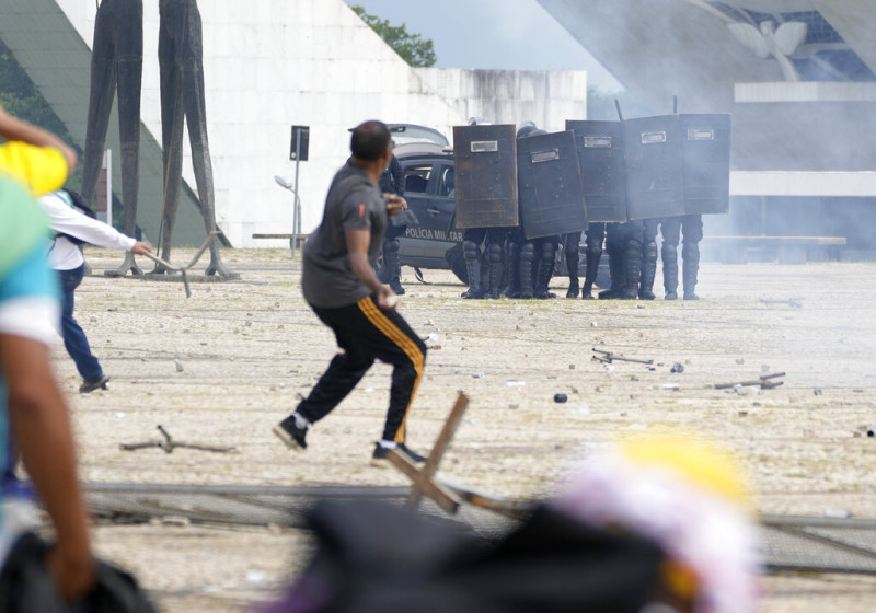 Βραζιλία: Υπό έλεγχο η κατάσταση μετά τις επιθέσεις - Συνελήφθησαν υποστηρικτές του Μπολσονάρου