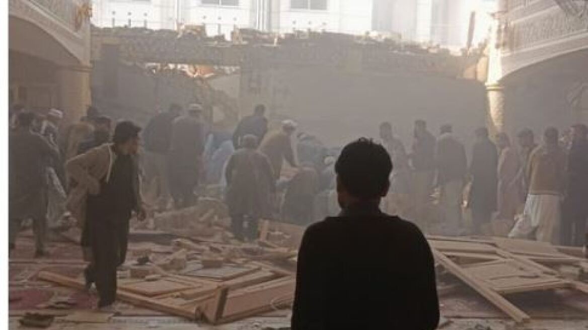 Πακιστάν: Εκρηξη σε τζαμί στην Πεσαβάρ – Φόβοι για πολλά θύματα