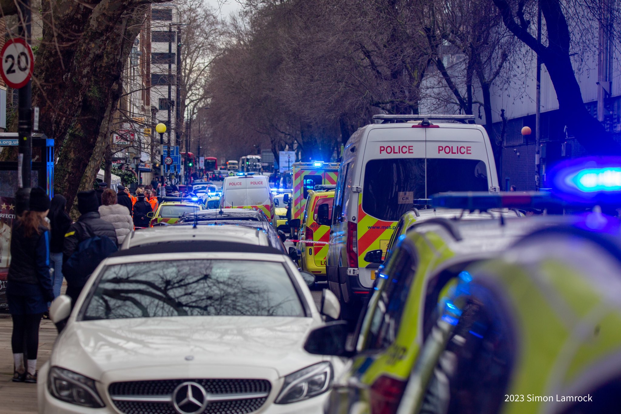 Λονδίνο: Πυροβολισμοί με τραυματίες σε κηδεία στο κέντρο της πόλης